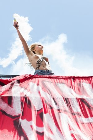  FEMEN   -  