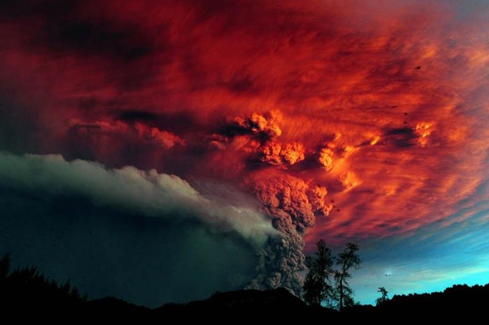 Подборка извергающихся вулканов